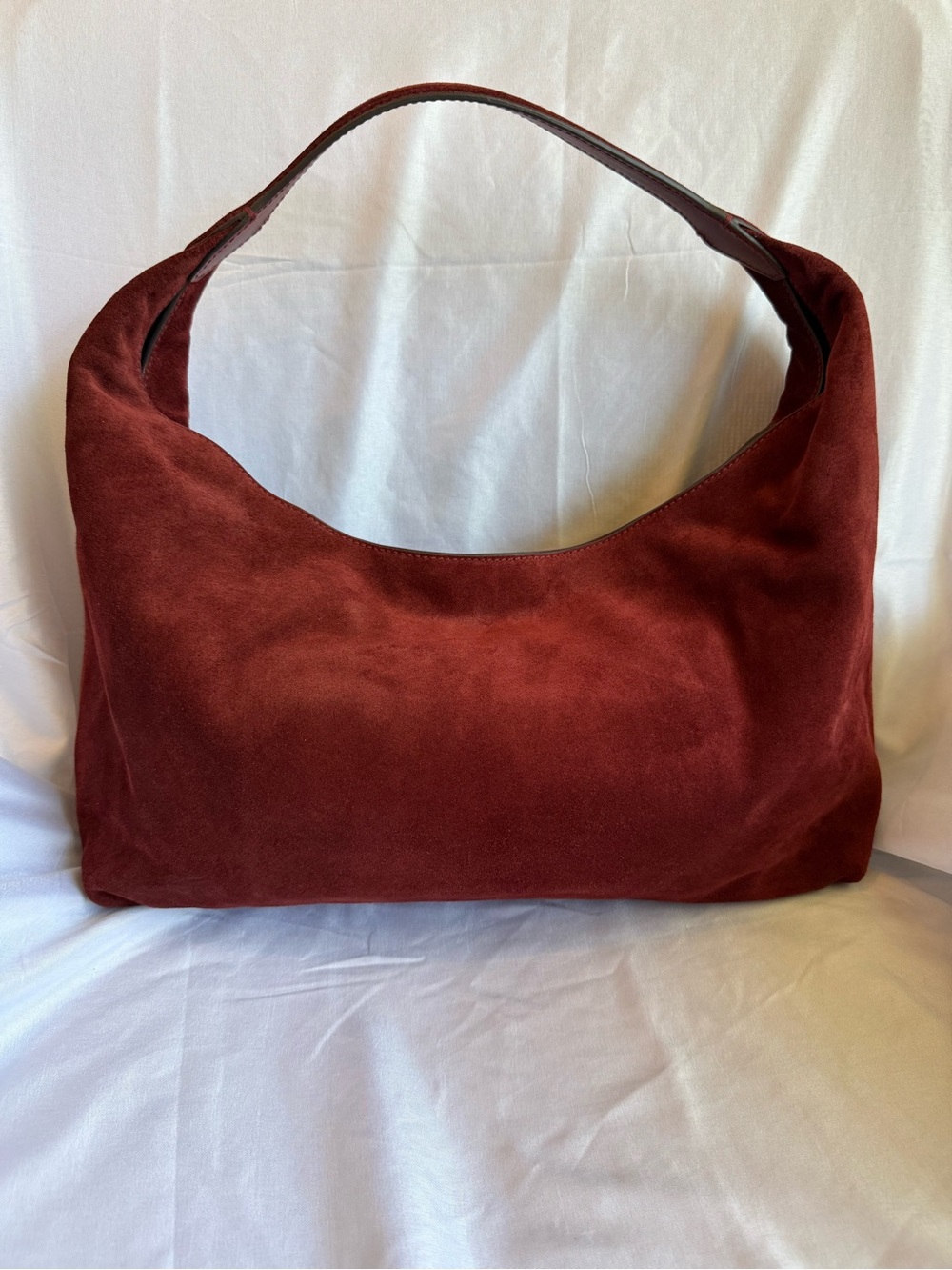 Madewell Classic Luxe Suede Hobo Shoulder Bag in Deep Burgundy - Picture 2 of 9